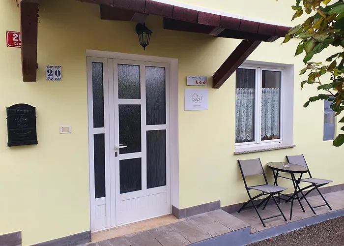 Apartma Suzy 펜션 보베츠